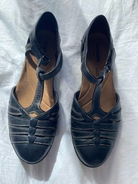Women’s Black Leather Strap Flats